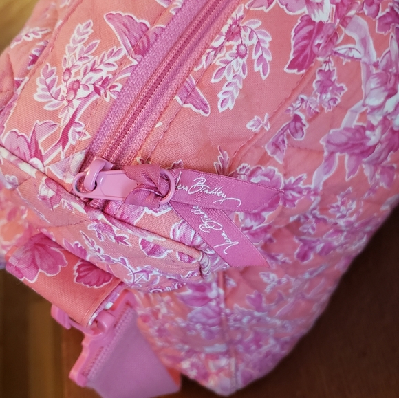 Vera Bradley Duffel Pink - Picture 4 of 6